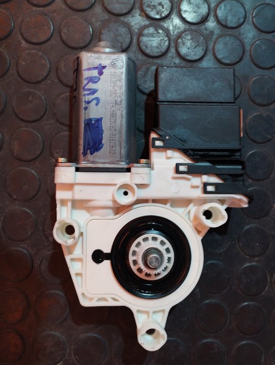 MOTOR ELEVALUNAS TRASERO IZQUIERDO 107835