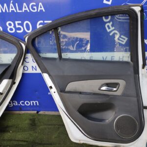 PUERTA TRASERA IZQUIERDA 99672