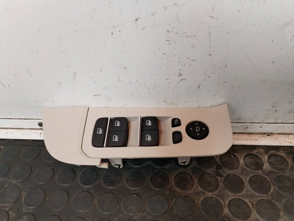 MANDO ELEVALUNAS DELANTERO IZQUIERDO 110855
