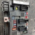 CAJA RELES / FUSIBLES 110326