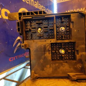 CAJA RELES / FUSIBLES 100544