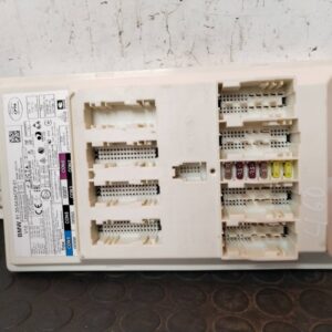 CAJA RELES / FUSIBLES 111106