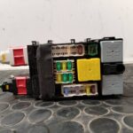 CAJA RELES / FUSIBLES 110427