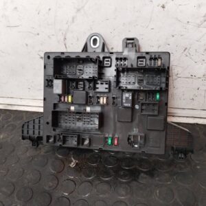 CAJA RELES / FUSIBLES 112670