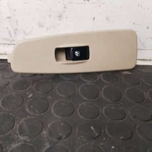 MANDO ELEVALUNAS DELANTERO DERECHO 111799