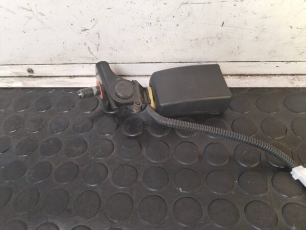 CINTURON SEGURIDAD TRASERO DERECHO 111854