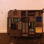 CAJA RELES / FUSIBLES 108065