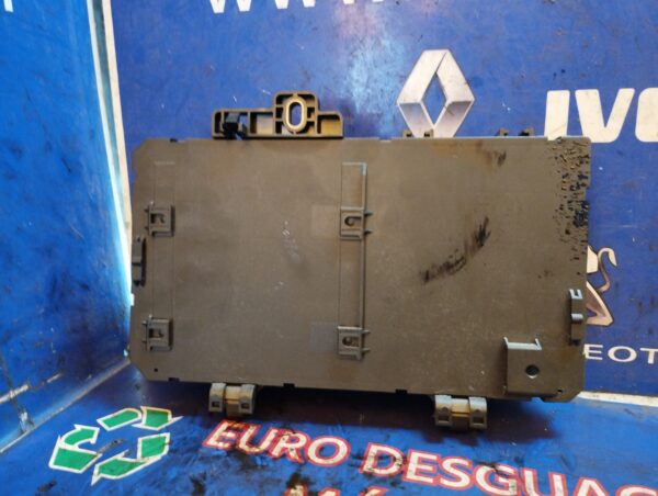 CAJA RELES / FUSIBLES 99438