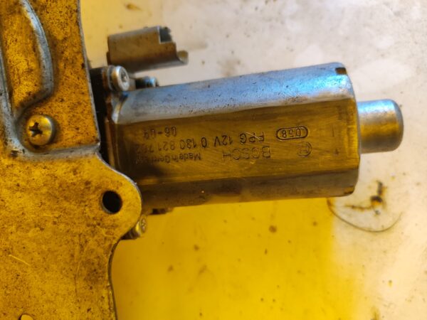 MOTOR ELEVALUNAS DELANTERO IZQUIERDO 98408