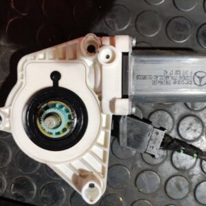 MOTOR ELEVALUNAS DELANTERO IZQUIERDO 109220