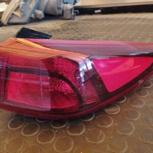 PILOTO TRASERO DERECHO 104443