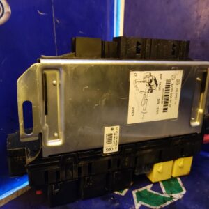 CAJA RELES / FUSIBLES 97967