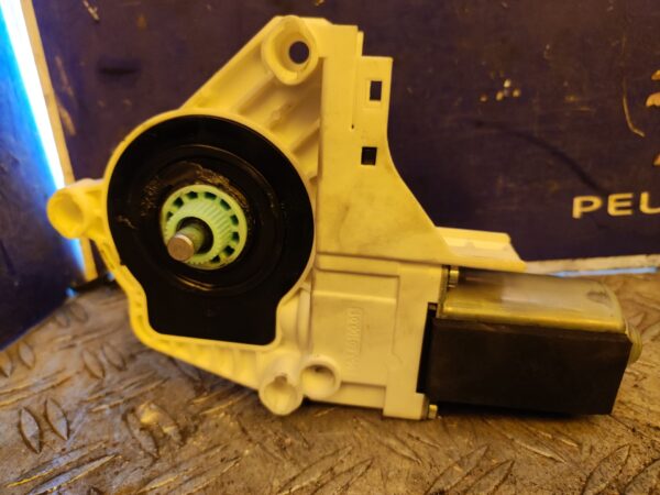 MOTOR ELEVALUNAS DELANTERO DERECHO 99707