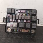 CAJA RELES / FUSIBLES 111808