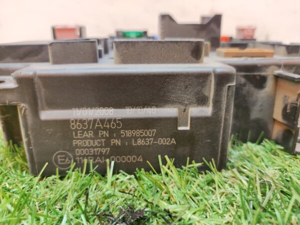CAJA RELES / FUSIBLES 106862