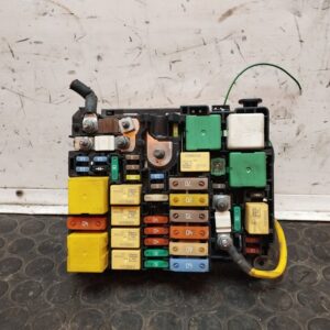 CAJA RELES / FUSIBLES 109427