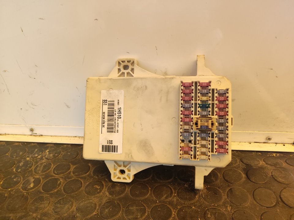 CAJA RELES / FUSIBLES 107109