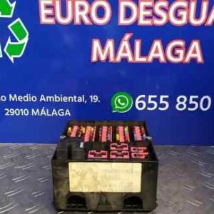 CAJA RELES / FUSIBLES 91428