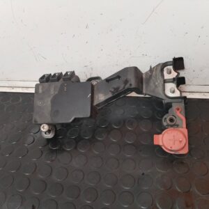 CAJA RELES / FUSIBLES 111828