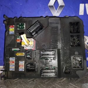 CAJA RELES / FUSIBLES 100775