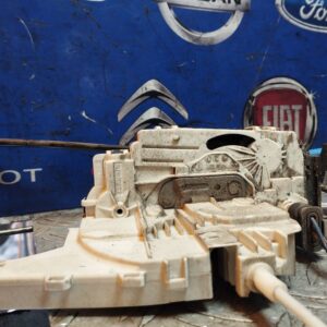 CERRADURA PUERTA DELANTERA DERECHA 104163