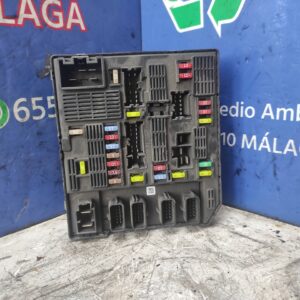 CAJA RELES / FUSIBLES 96228