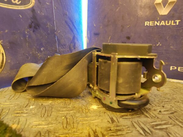 CINTURON SEGURIDAD DELANTERO DERECHO 99682