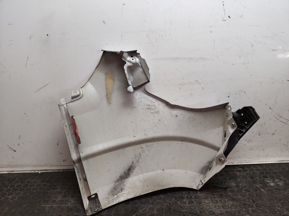 ALETA DELANTERA IZQUIERDA 109043