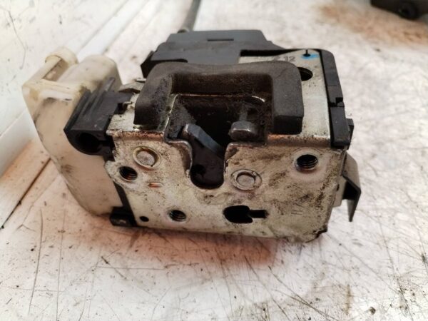 CERRADURA PUERTA DELANTERA DERECHA 114743