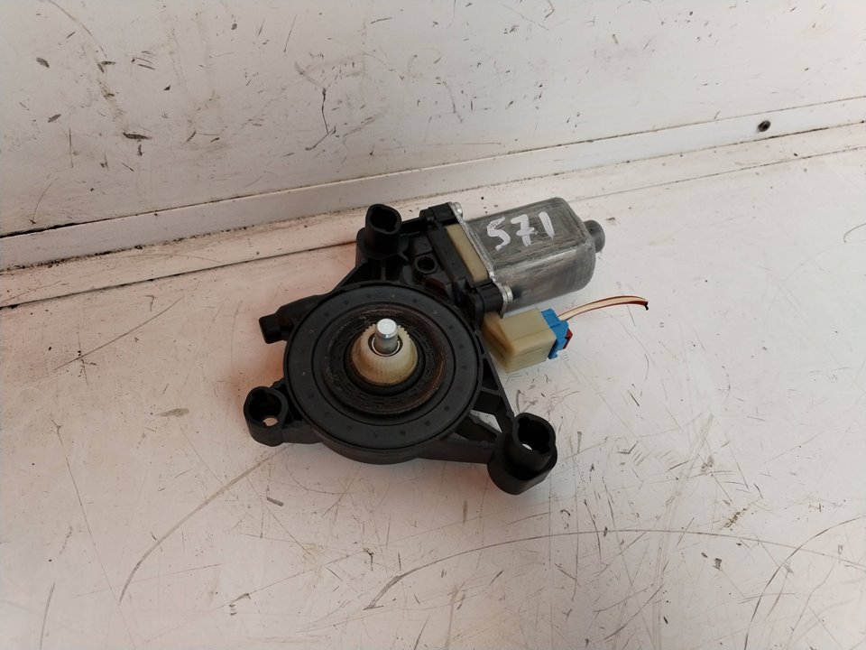 MOTOR ELEVALUNAS DELANTERO IZQUIERDO 113694