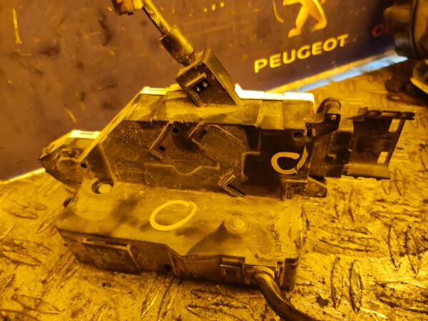CERRADURA PUERTA DELANTERA DERECHA 99192