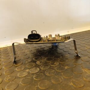 CAJA RELES / FUSIBLES 104722