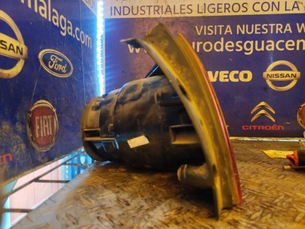 PILOTO TRASERO DERECHO 100727