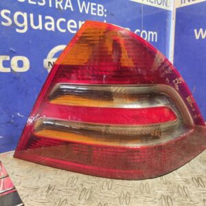 PILOTO TRASERO DERECHO 104053