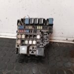 CAJA RELES / FUSIBLES 110884