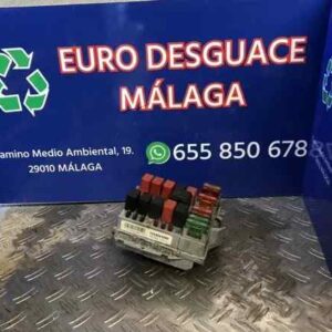 CAJA RELES / FUSIBLES 91211