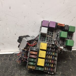 CAJA RELES / FUSIBLES 108484