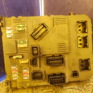 CAJA RELES / FUSIBLES 99136