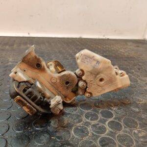 CERRADURA PUERTA TRASERA DERECHA 106320