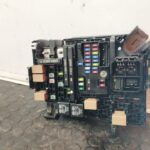 CAJA RELES / FUSIBLES 110212