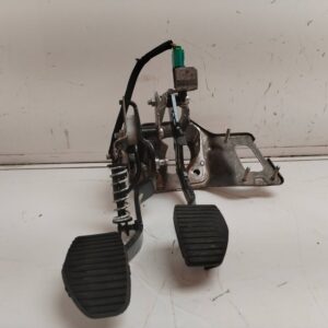 PEDAL EMBRAGUE 113653
