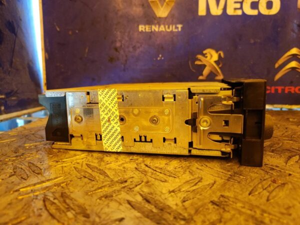 SISTEMA AUDIO / RADIO CD 100601