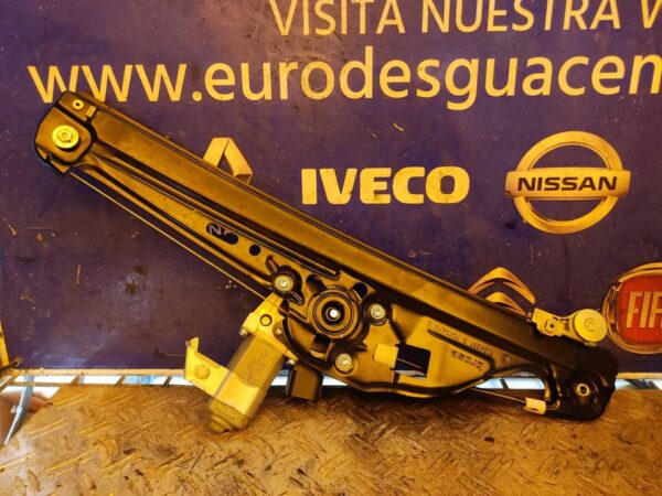 ELEVALUNAS DELANTERO IZQUIERDO 100456