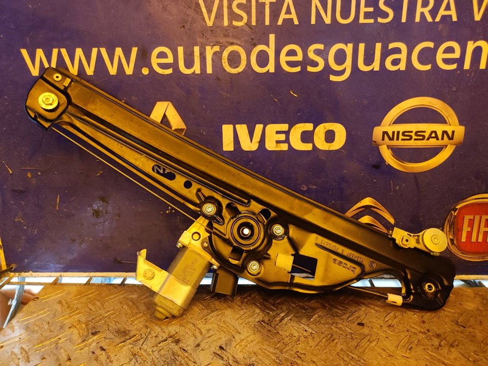 ELEVALUNAS DELANTERO IZQUIERDO 100456