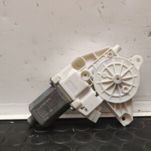 MOTOR ELEVALUNAS DELANTERO DERECHO 108220