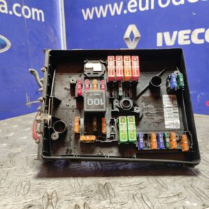 CAJA RELES / FUSIBLES 103662