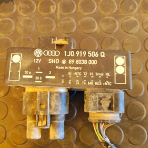 CAJA RELES / FUSIBLES 104466