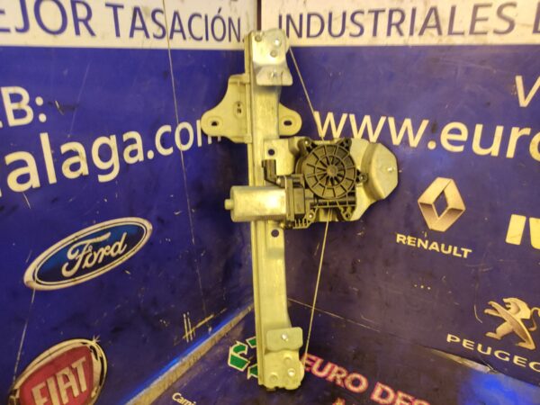 ELEVALUNAS DELANTERO DERECHO 99343