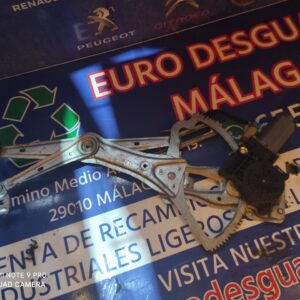 ELEVALUNAS DELANTERO DERECHO 93331