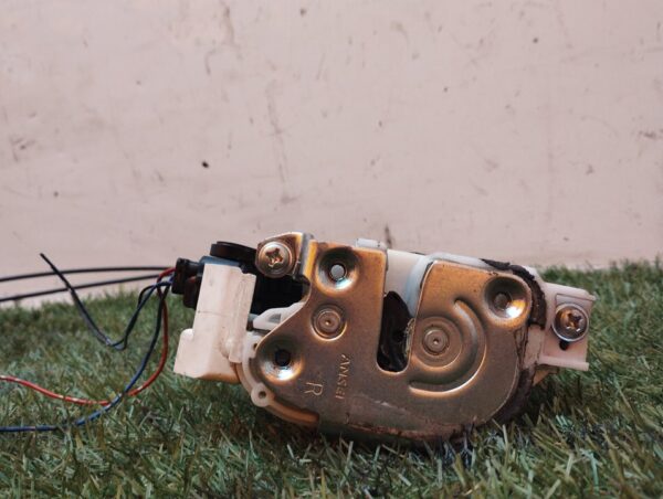 CERRADURA PUERTA DELANTERA DERECHA 106931